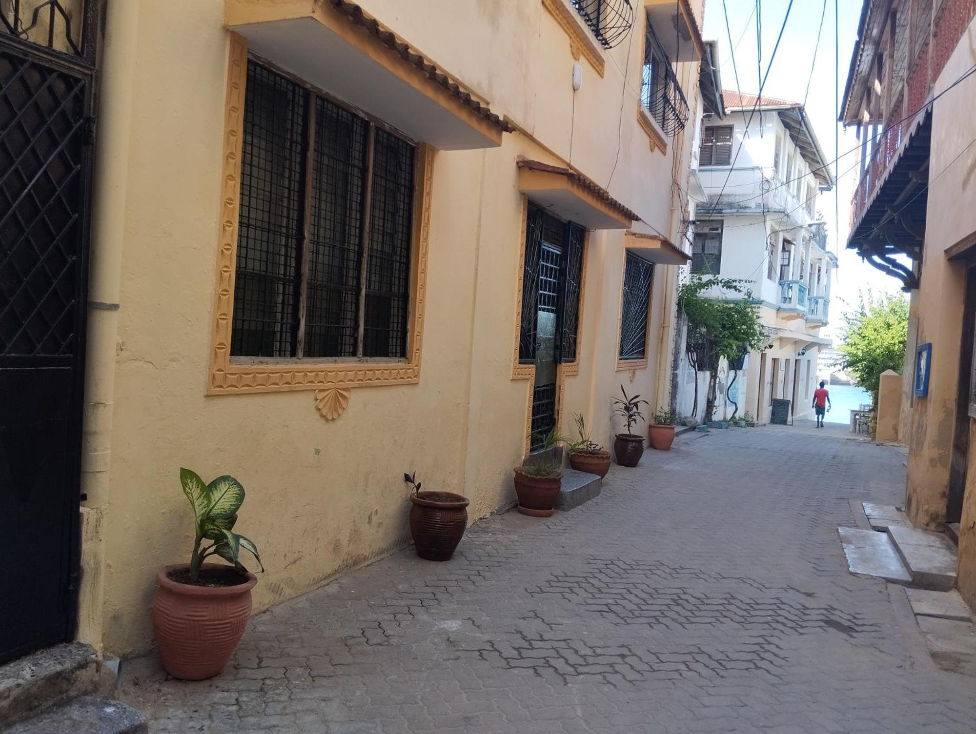 Mombasa Comfort House, Old Town Bagian luar foto